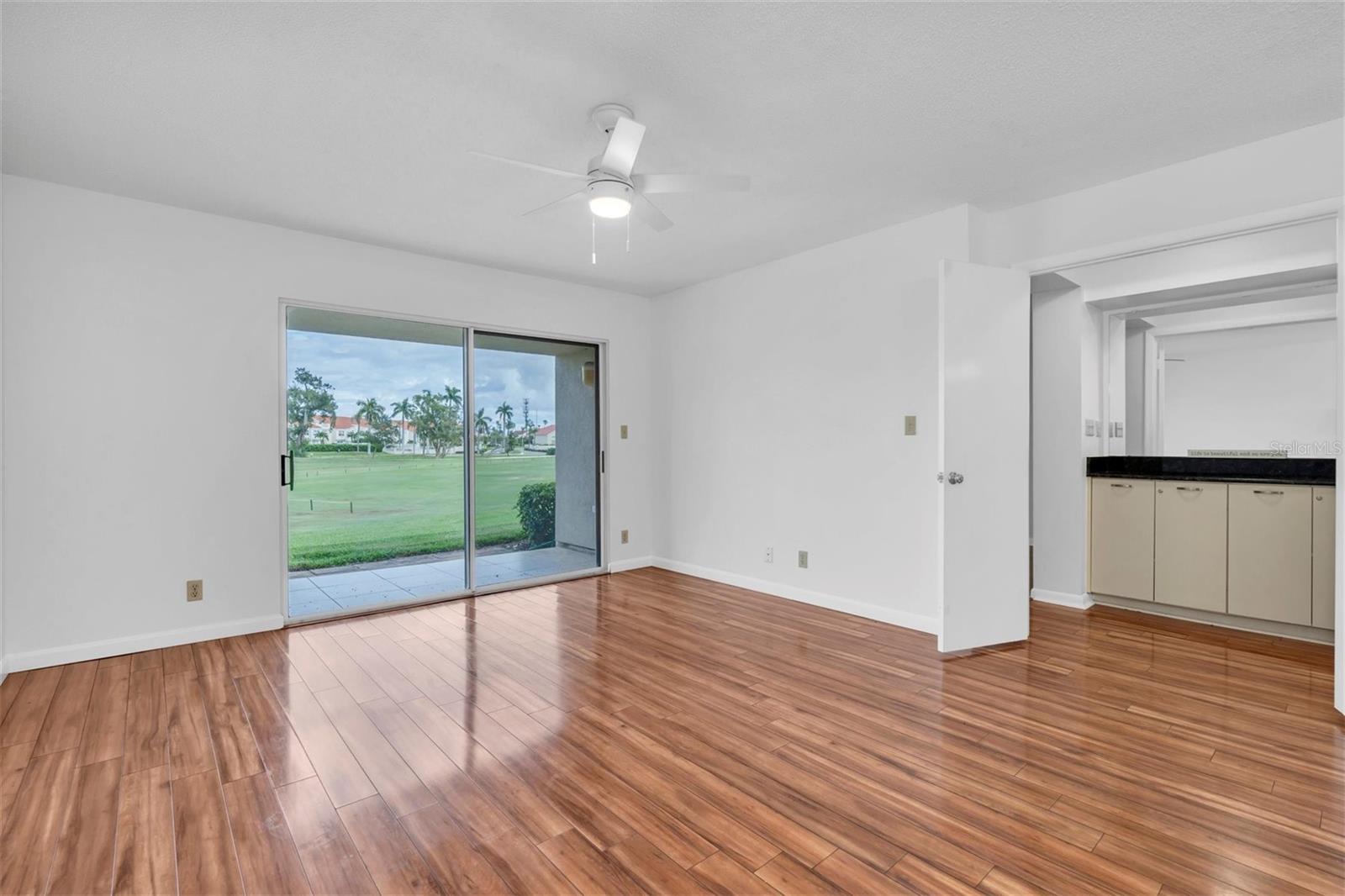 Image 7 of 38 For 6000 Bahia Del Mar Circle 132