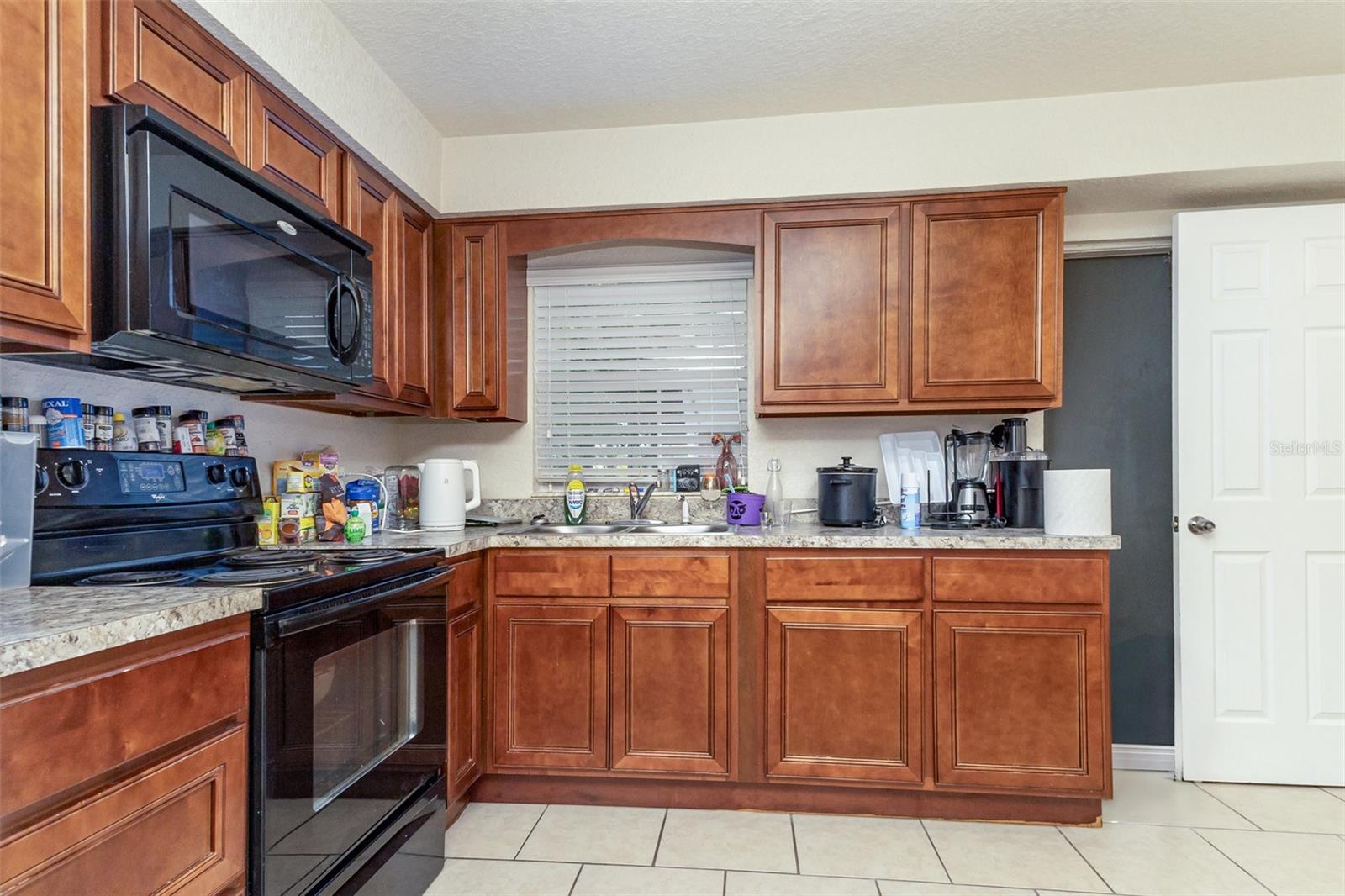 Image 16 of 46 For 349 Quentin Avenue Nw