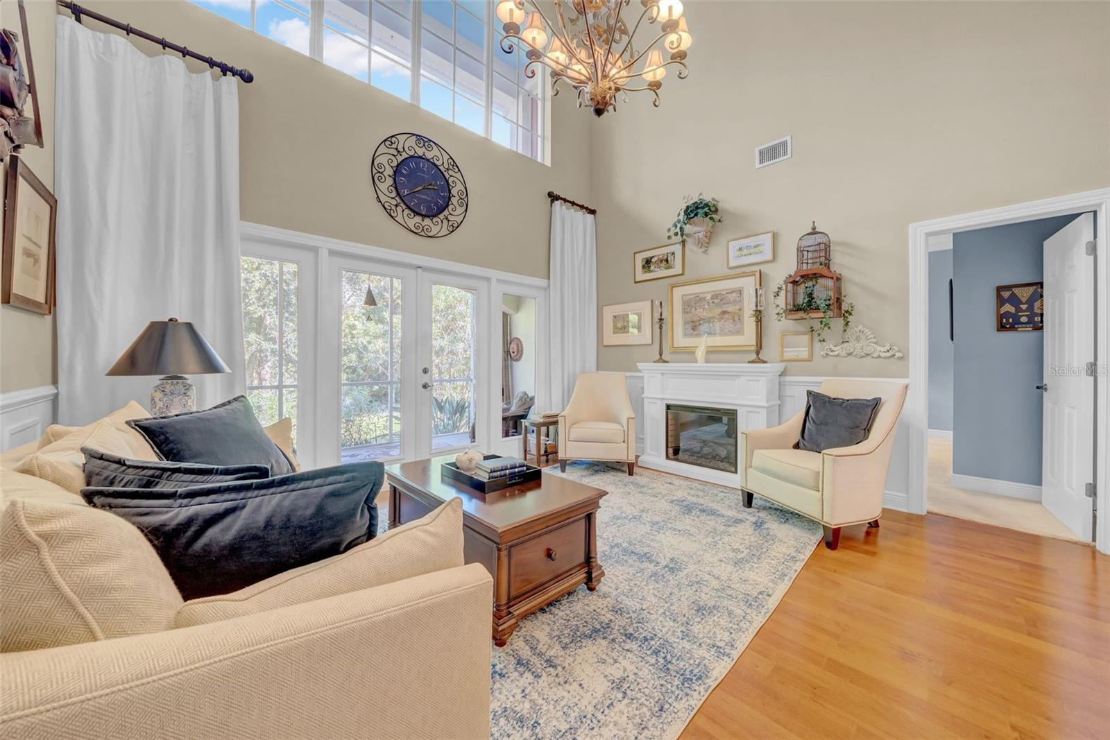 Image 11 of 75 For 244 Valencia Circle