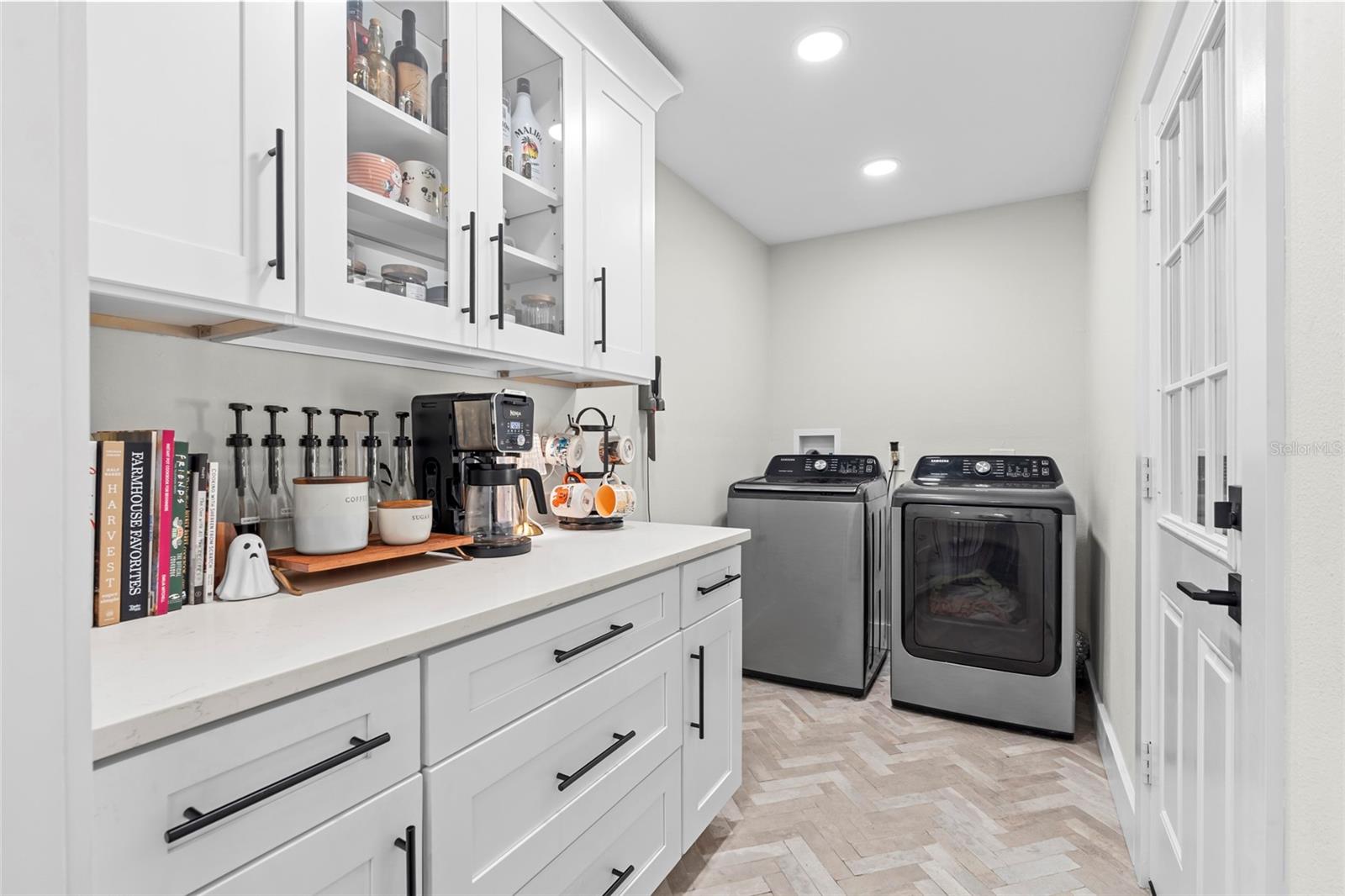 Image 11 of 41 For 18639 White Pine Circle