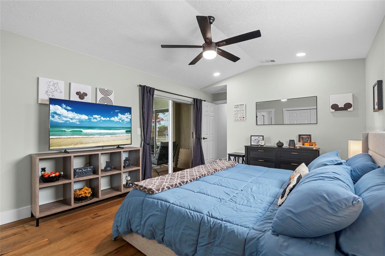 Image 22 of 41 For 18639 White Pine Circle