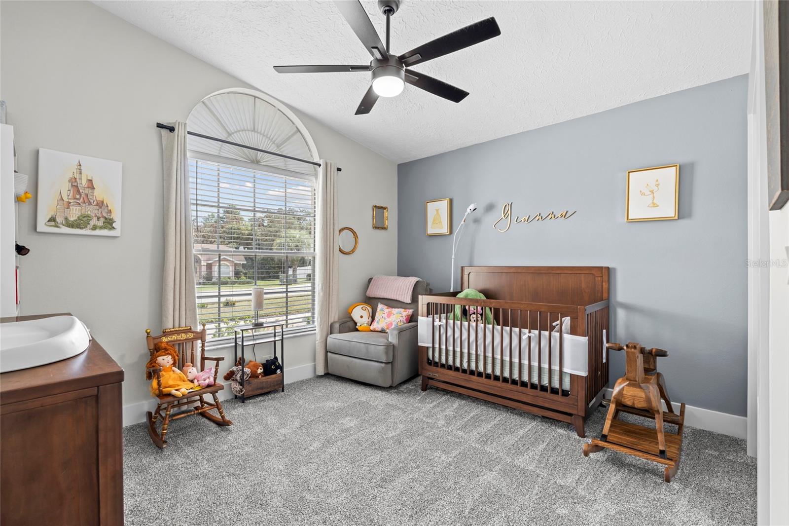 Image 25 of 41 For 18639 White Pine Circle