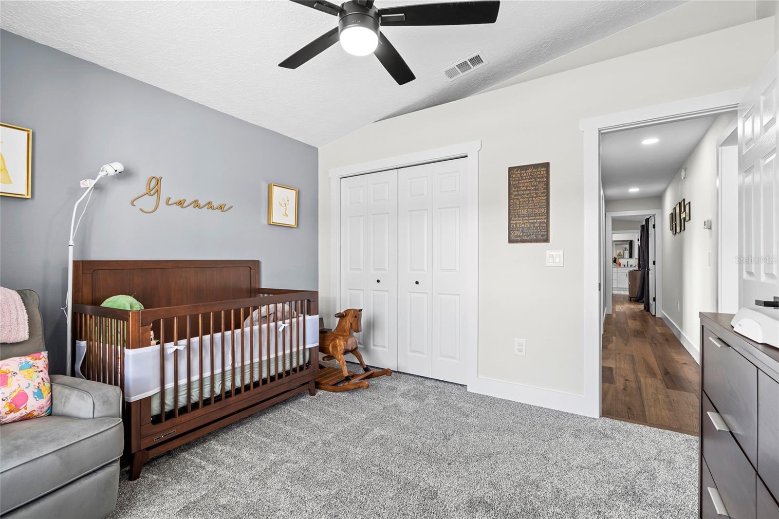 Image 26 of 41 For 18639 White Pine Circle