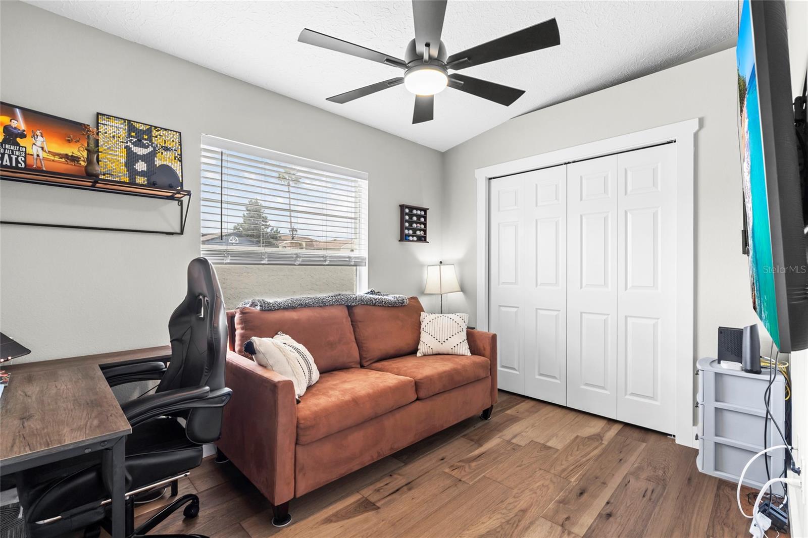 Image 28 of 41 For 18639 White Pine Circle