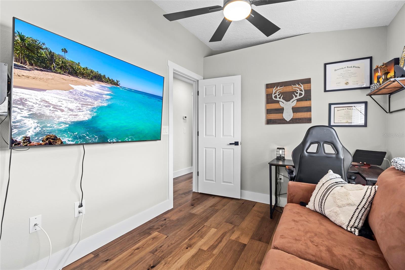 Image 29 of 41 For 18639 White Pine Circle