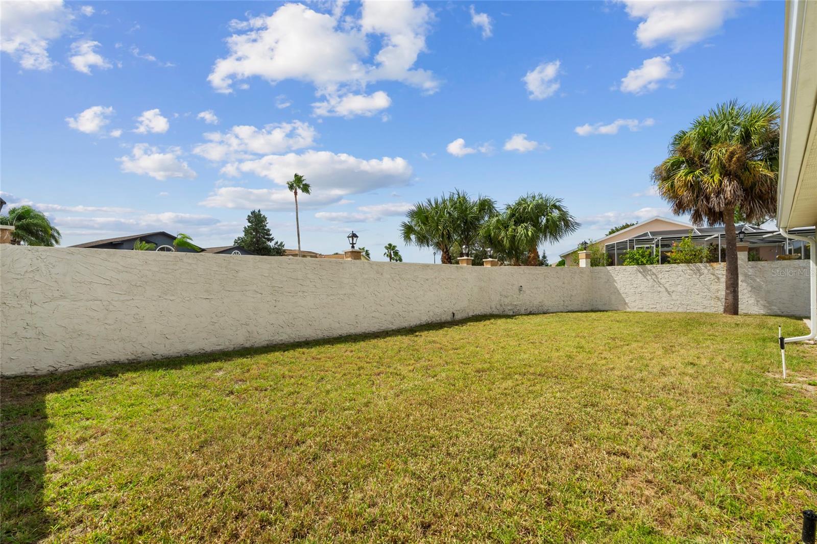 Image 35 of 41 For 18639 White Pine Circle