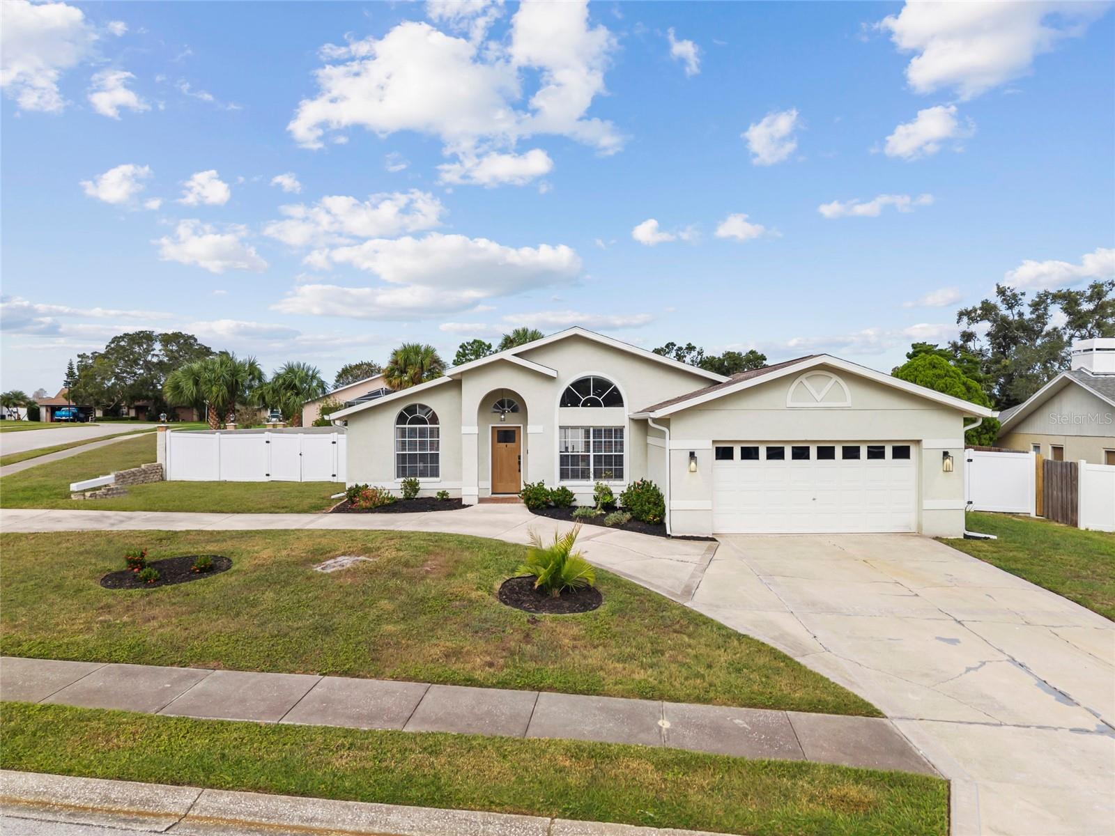 Image 38 of 41 For 18639 White Pine Circle