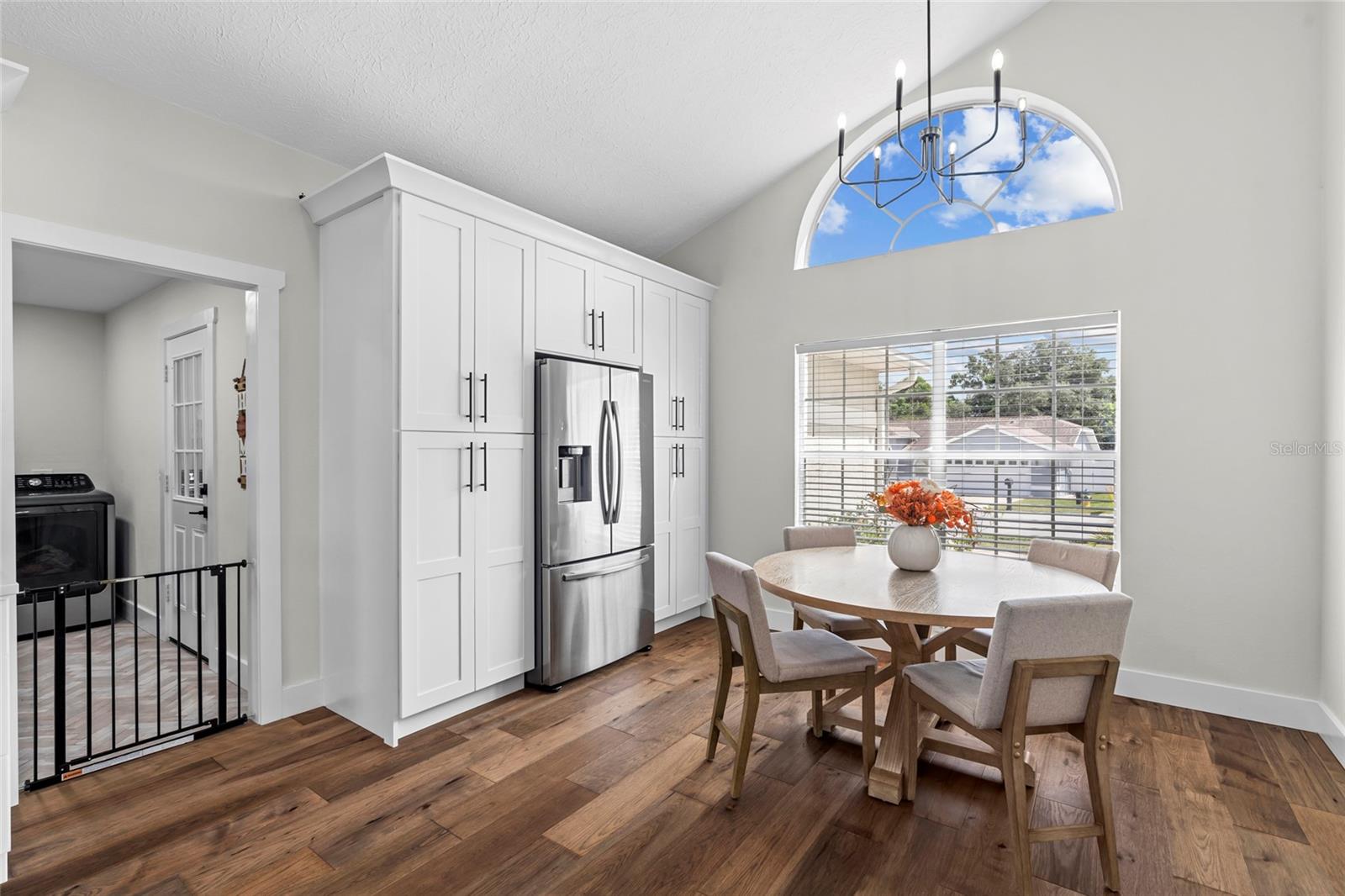 Image 9 of 41 For 18639 White Pine Circle
