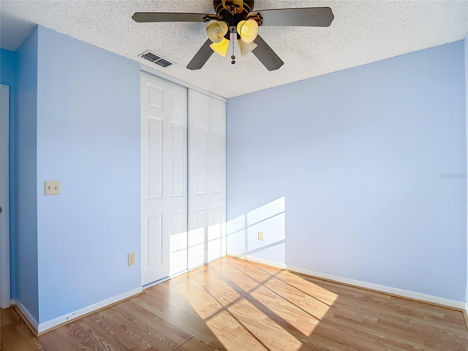 Image 24 of 39 For 4925 Myrtle Oak Drive 26
