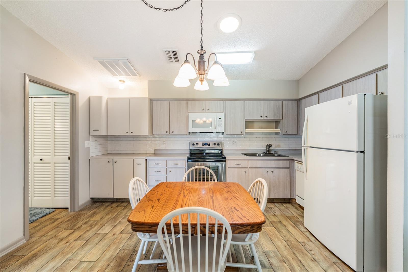 Image 11 of 37 For 37730 Alissa Drive 37730