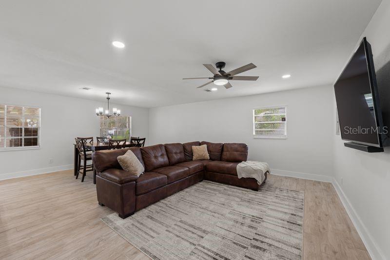 Image 12 of 35 For 8405 Stillbrook Avenue