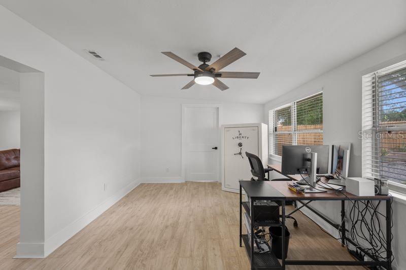 Image 13 of 35 For 8405 Stillbrook Avenue