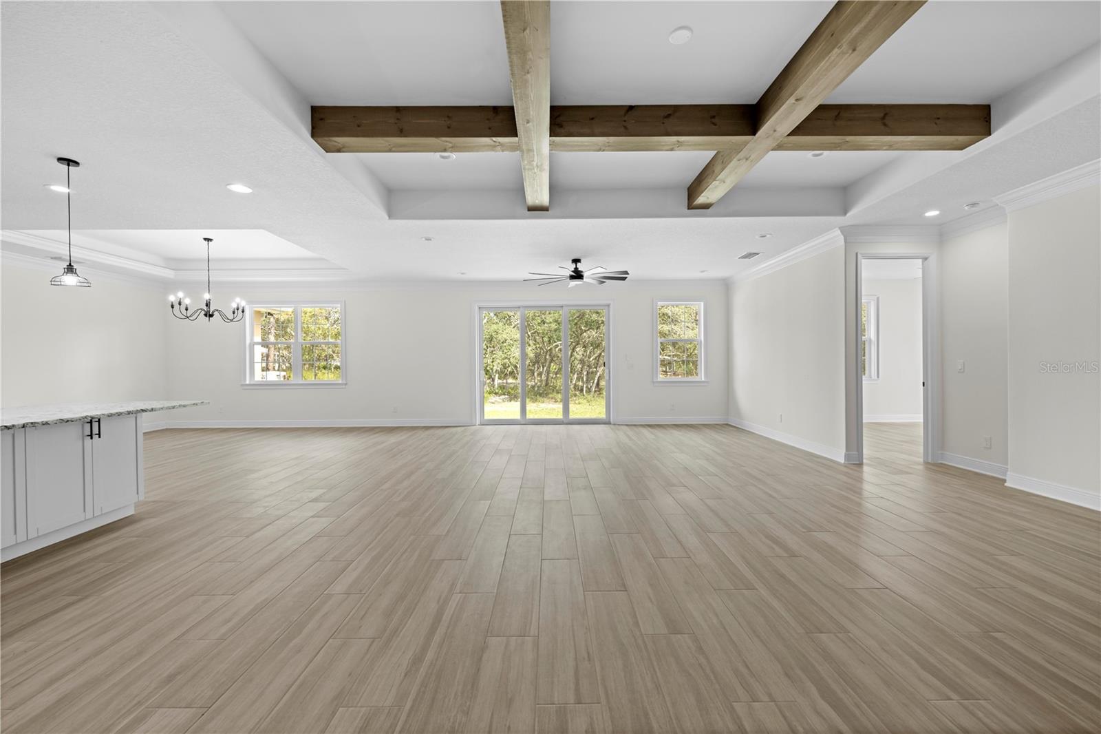 Listing photo id 10 for 18130 Parrot Road