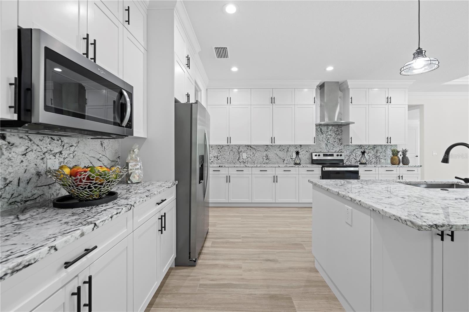 Listing photo id 16 for 18130 Parrot Road