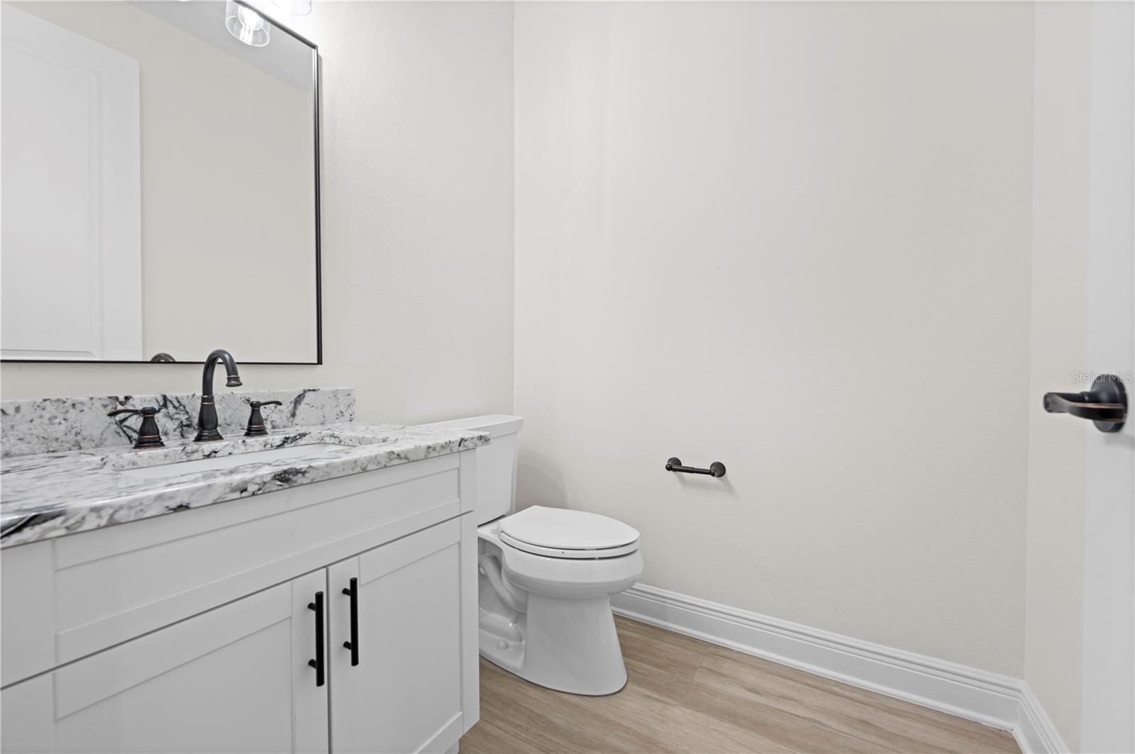 Listing photo id 22 for 18130 Parrot Road