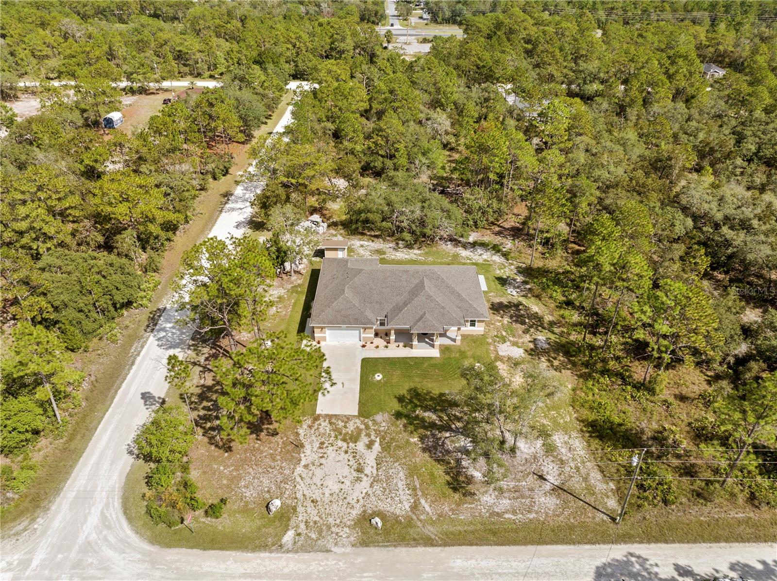 Listing photo id 26 for 18130 Parrot Road