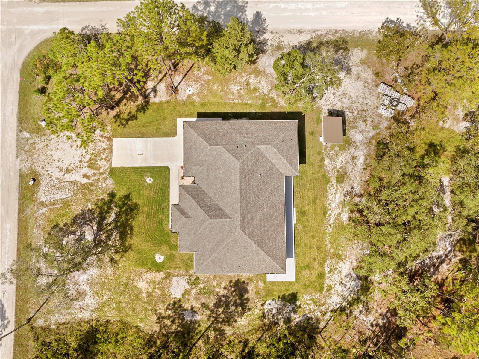 Listing photo id 29 for 18130 Parrot Road