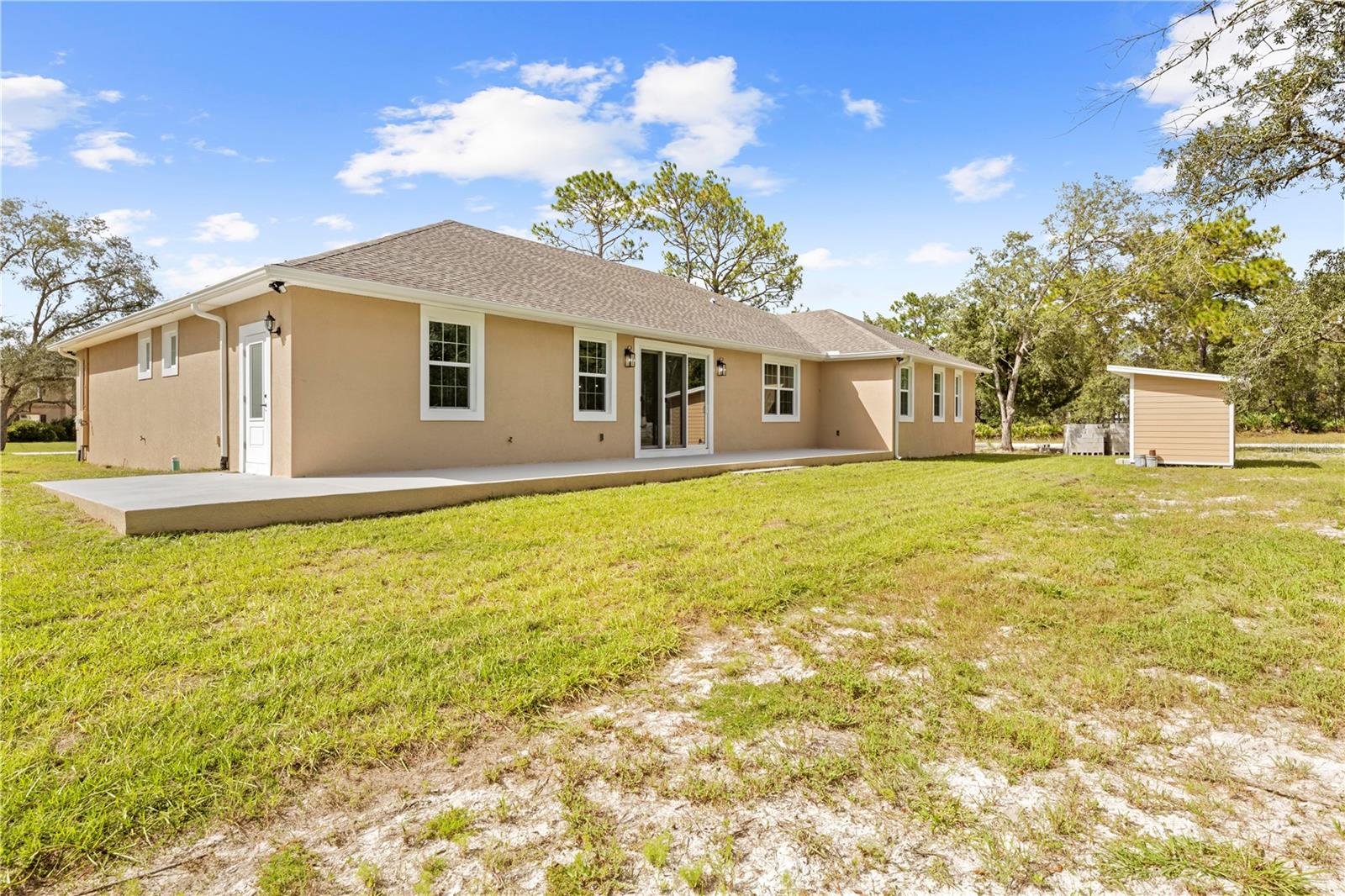Listing photo id 3 for 18130 Parrot Road