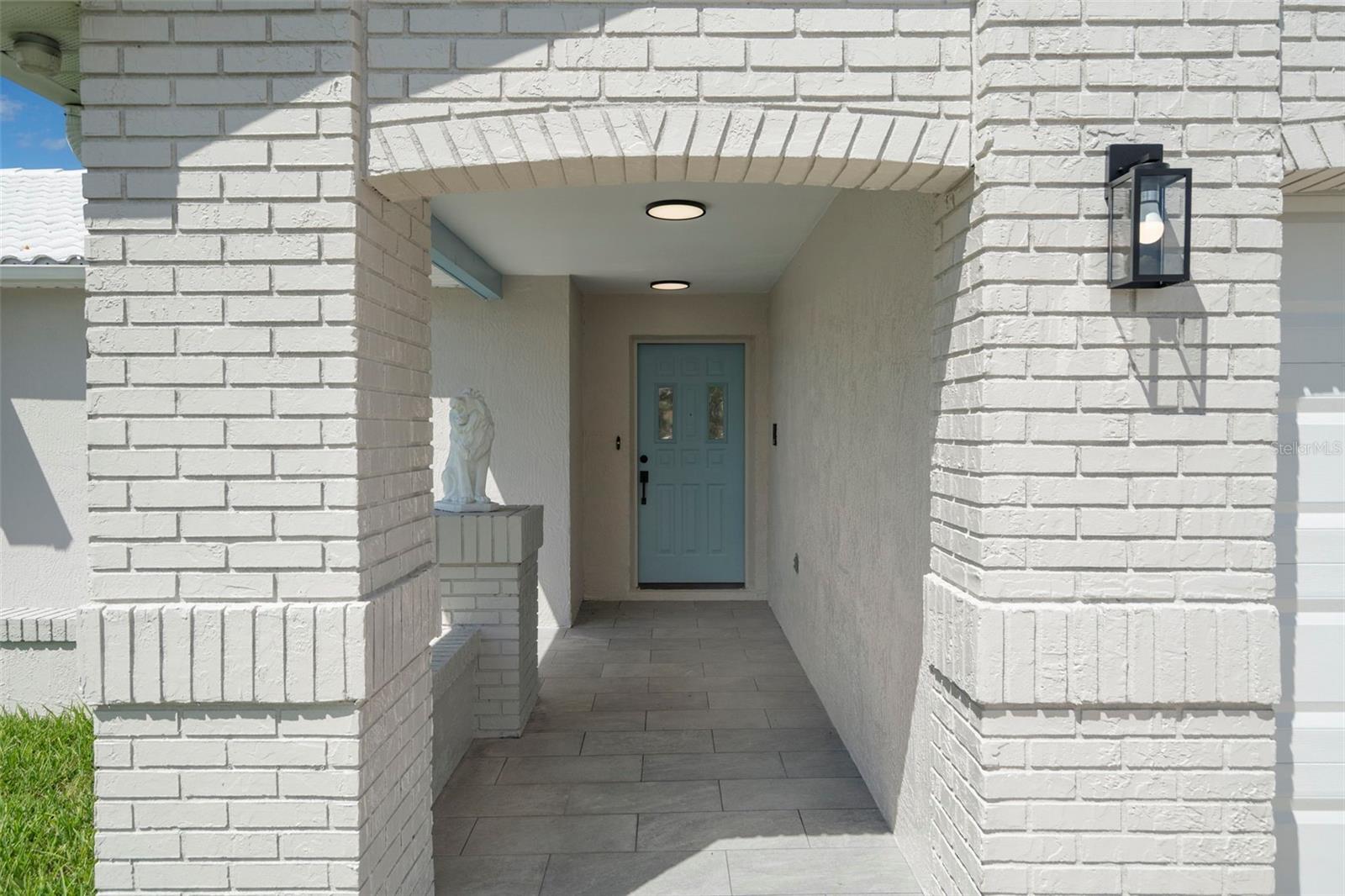 Listing photo id 11 for 7439 Vienna Lane