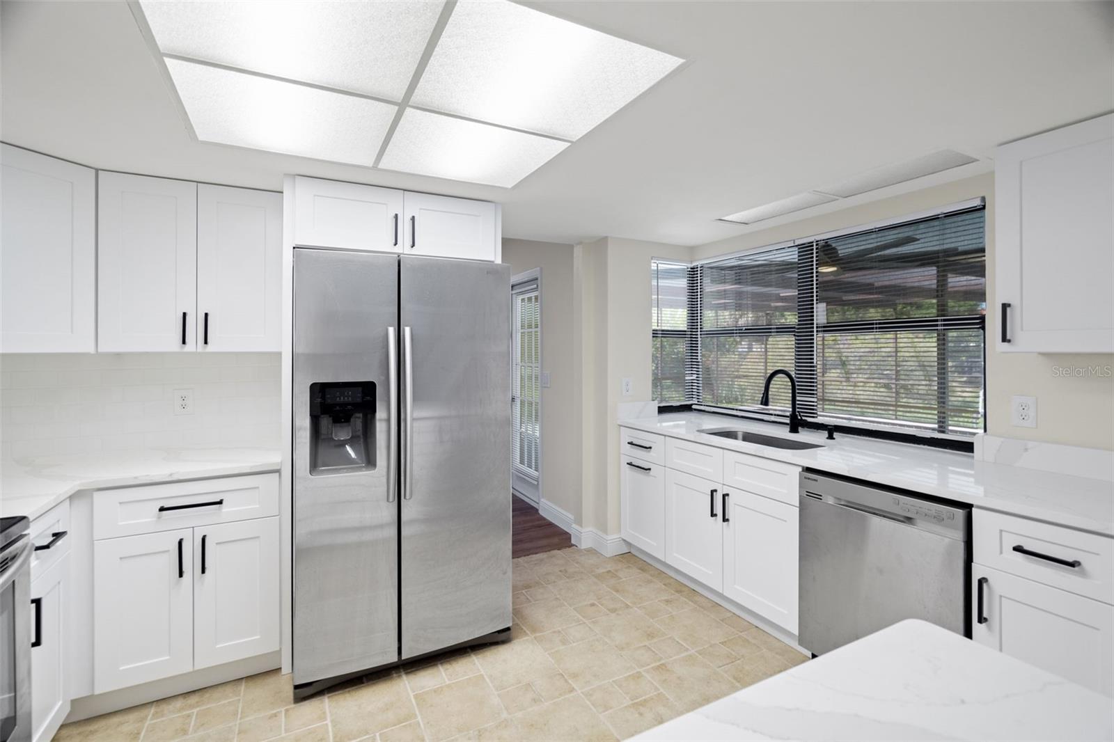 Listing photo id 17 for 7439 Vienna Lane