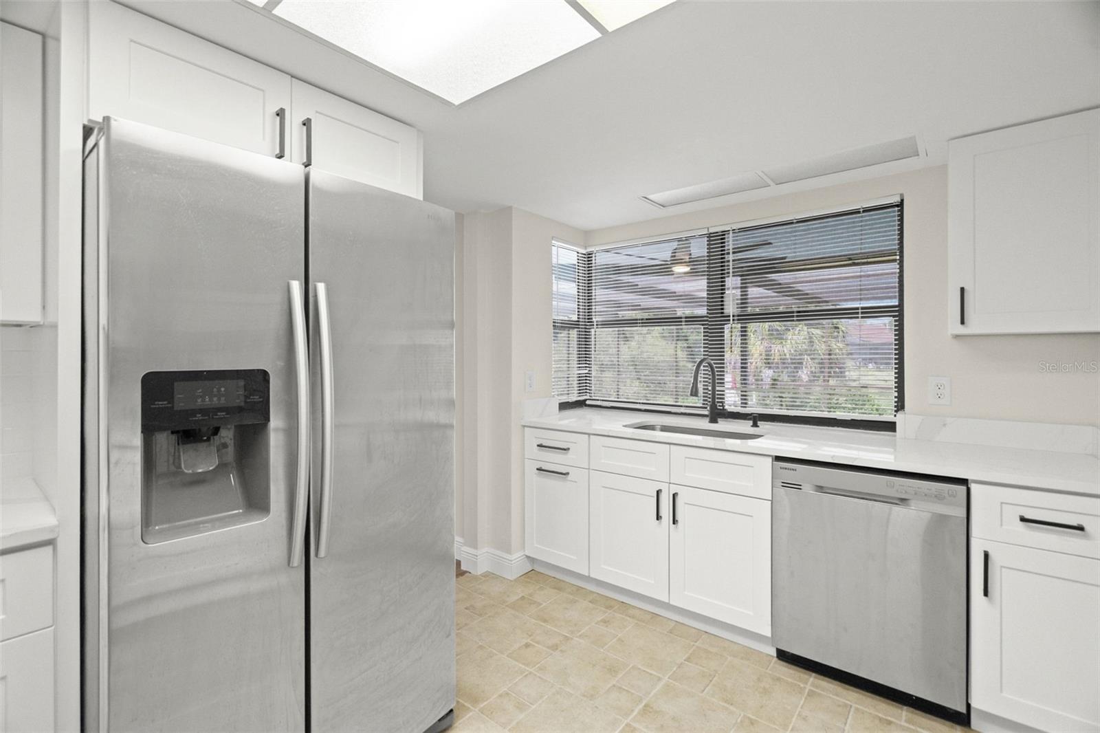 Listing photo id 19 for 7439 Vienna Lane