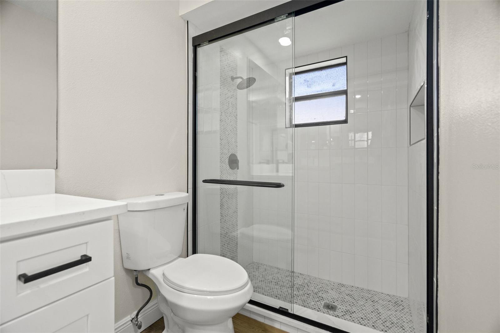 Listing photo id 27 for 7439 Vienna Lane
