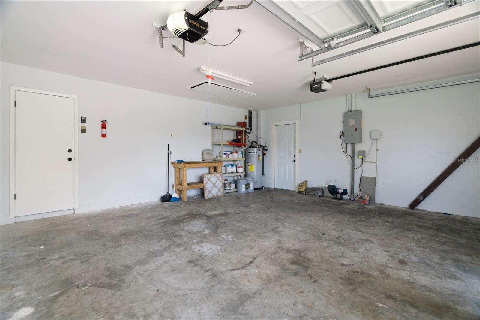 Listing photo id 37 for 7439 Vienna Lane