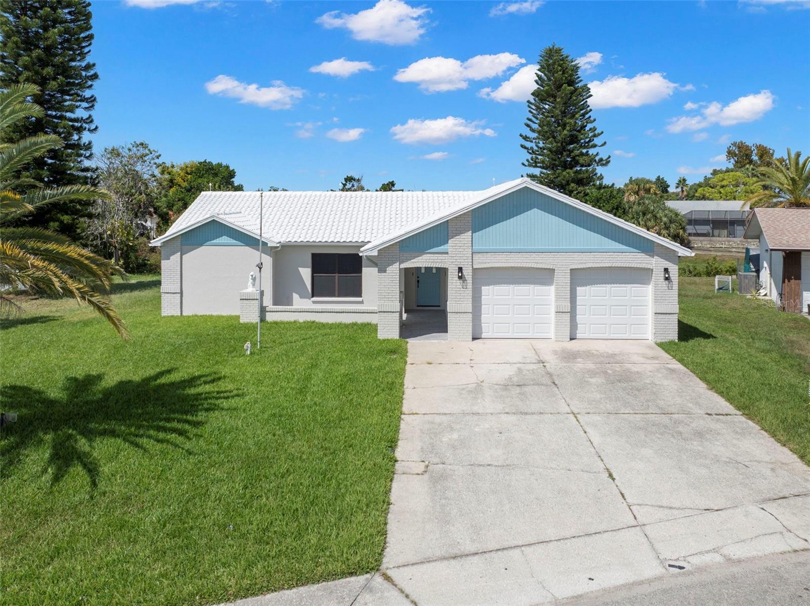 Listing photo id 2 for 7439 Vienna Lane