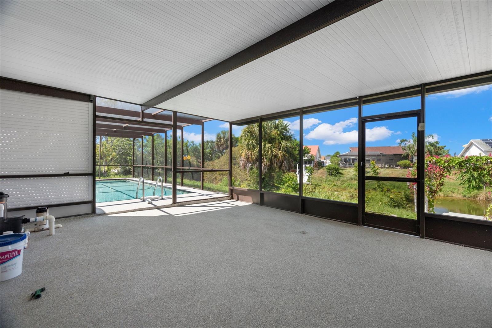 Listing photo id 43 for 7439 Vienna Lane