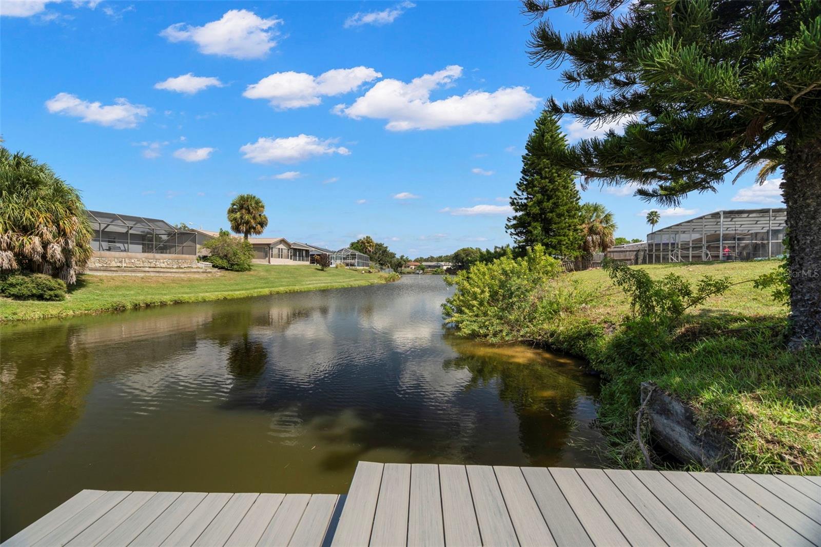 Listing photo id 48 for 7439 Vienna Lane