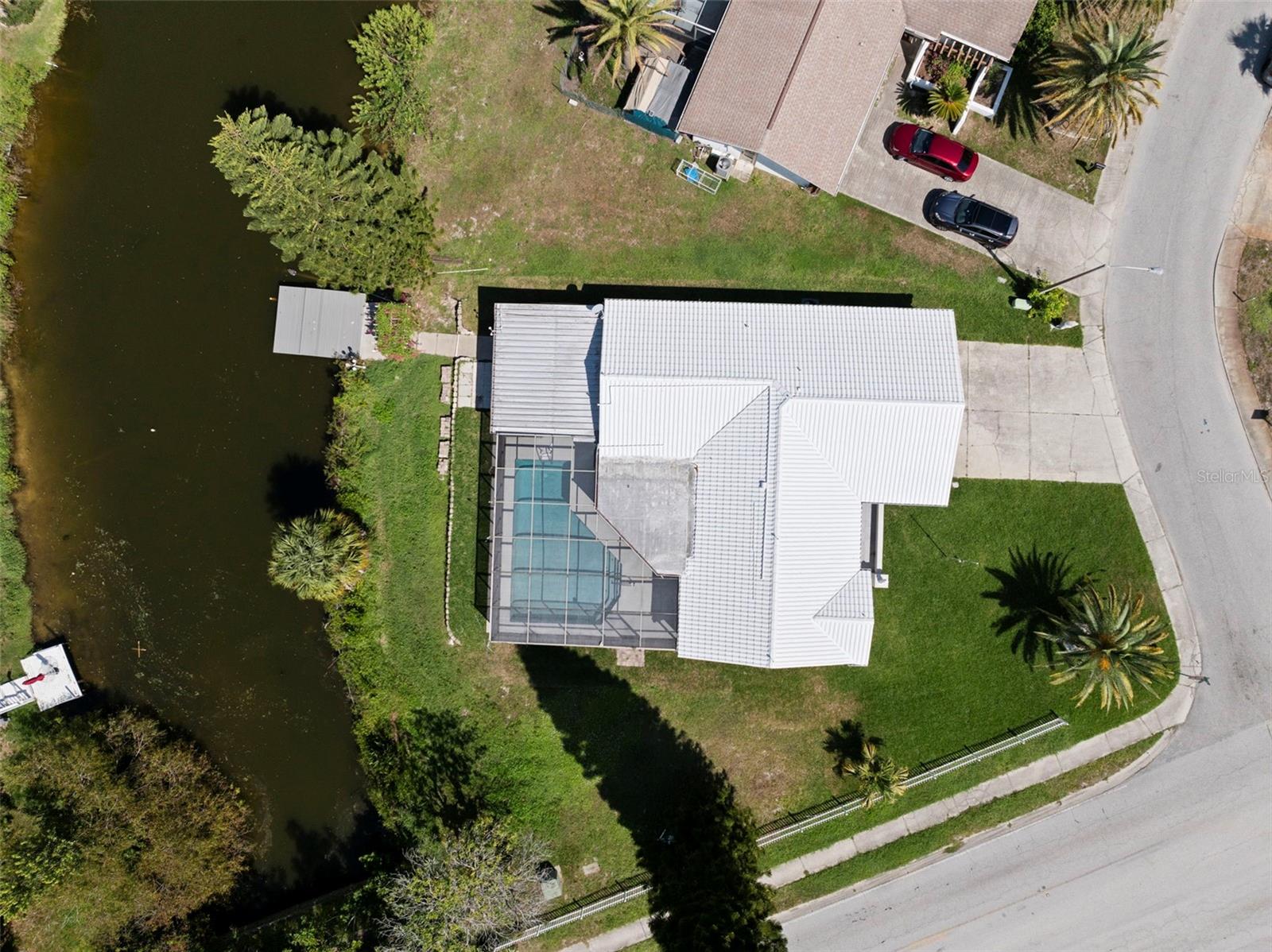 Listing photo id 5 for 7439 Vienna Lane