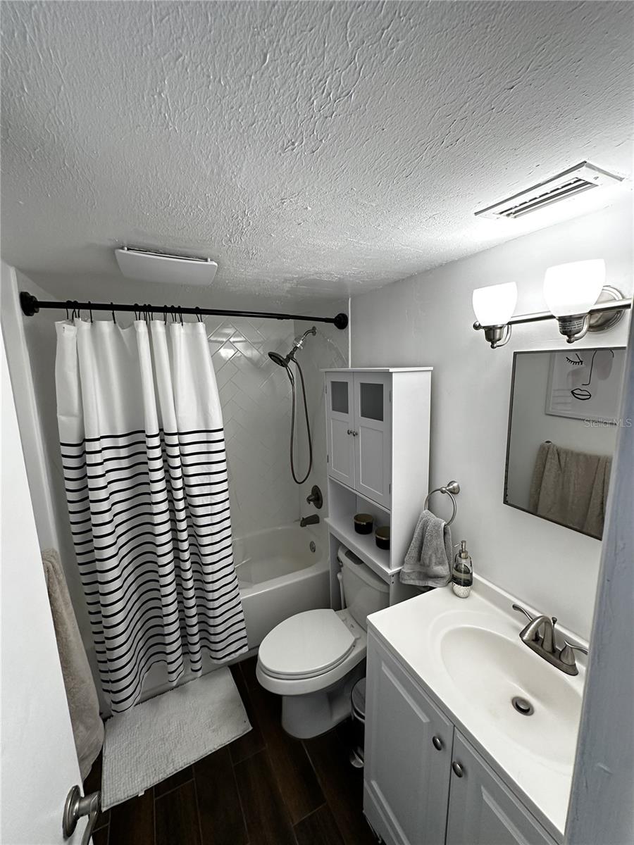 Image 7 of 14 For 4611 North B Street 117