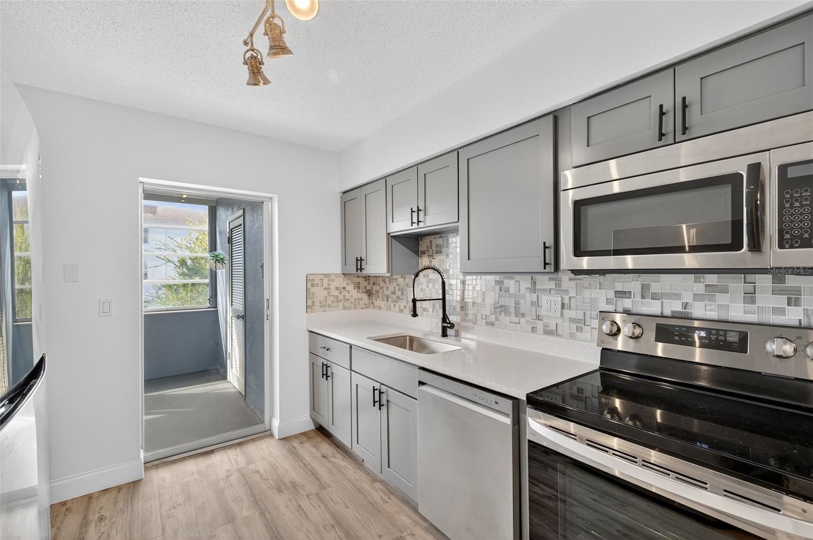 Image 14 of 48 For 5728 14th Avenue N 202b