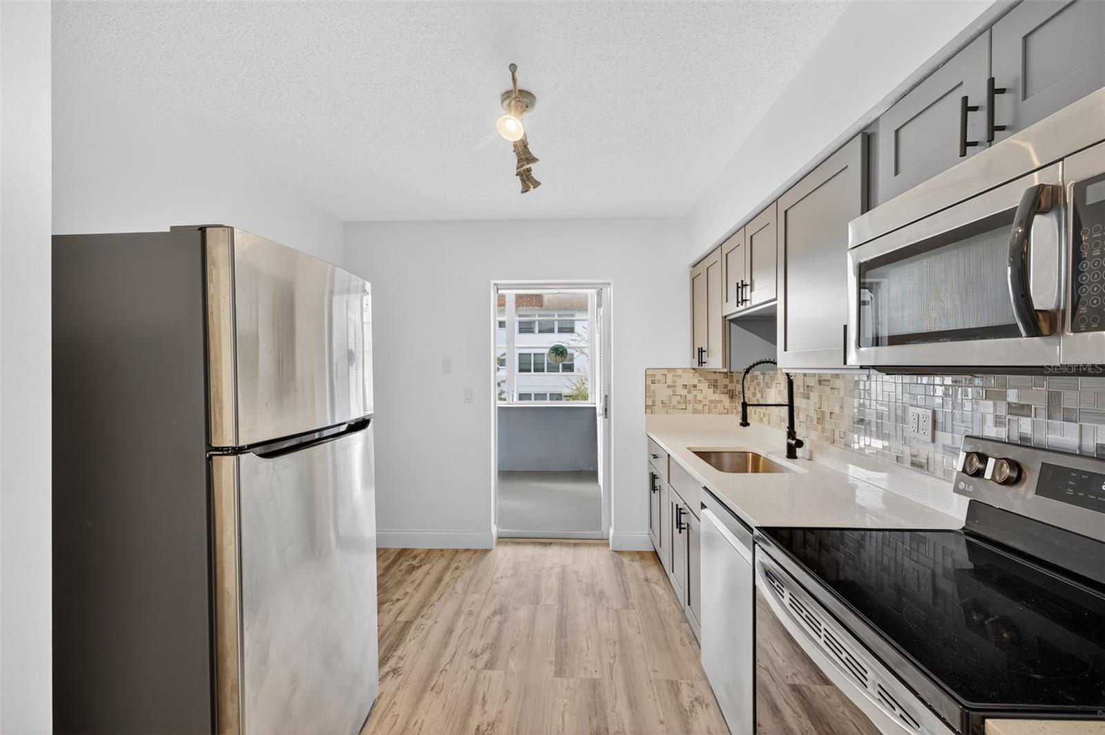 Image 15 of 48 For 5728 14th Avenue N 202b
