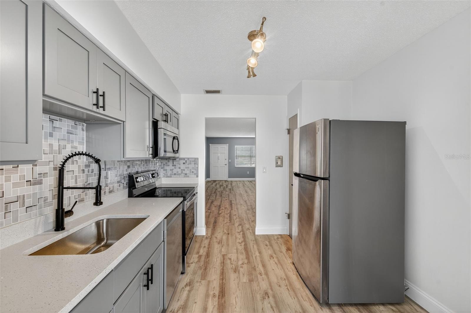 Image 17 of 48 For 5728 14th Avenue N 202b