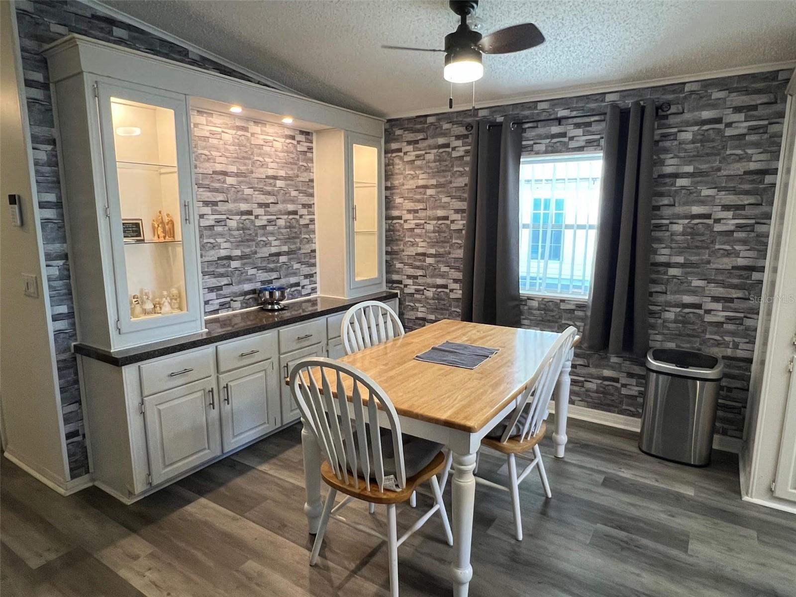 Image 4 of 35 For 1001 Starkey Road 731