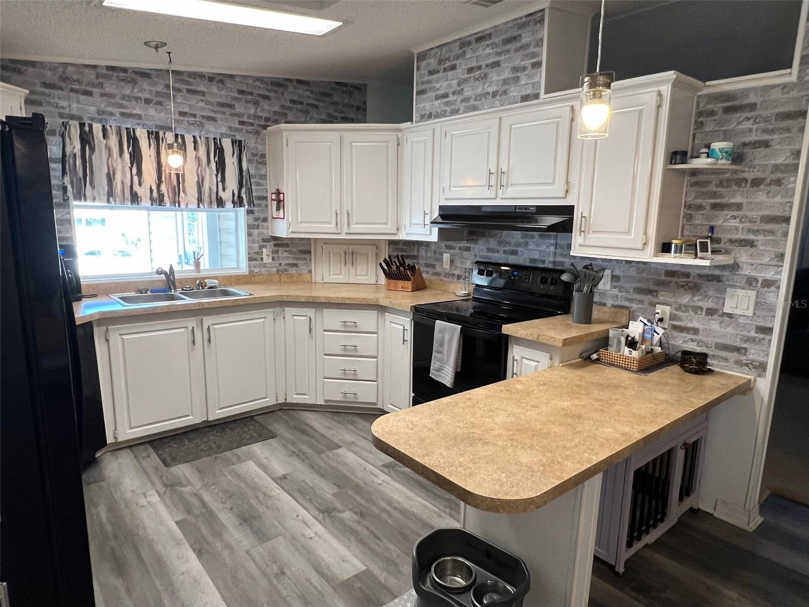 Image 6 of 35 For 1001 Starkey Road 731