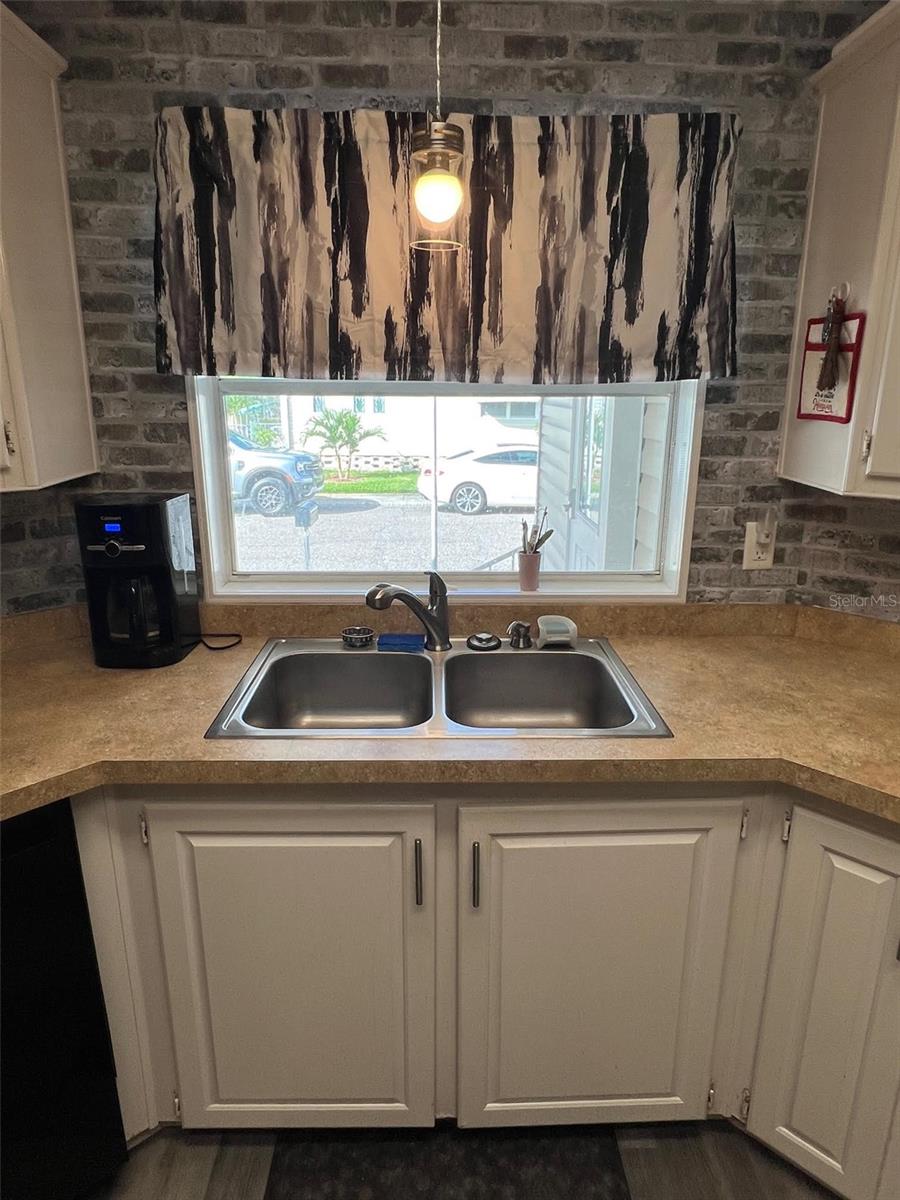 Image 7 of 35 For 1001 Starkey Road 731