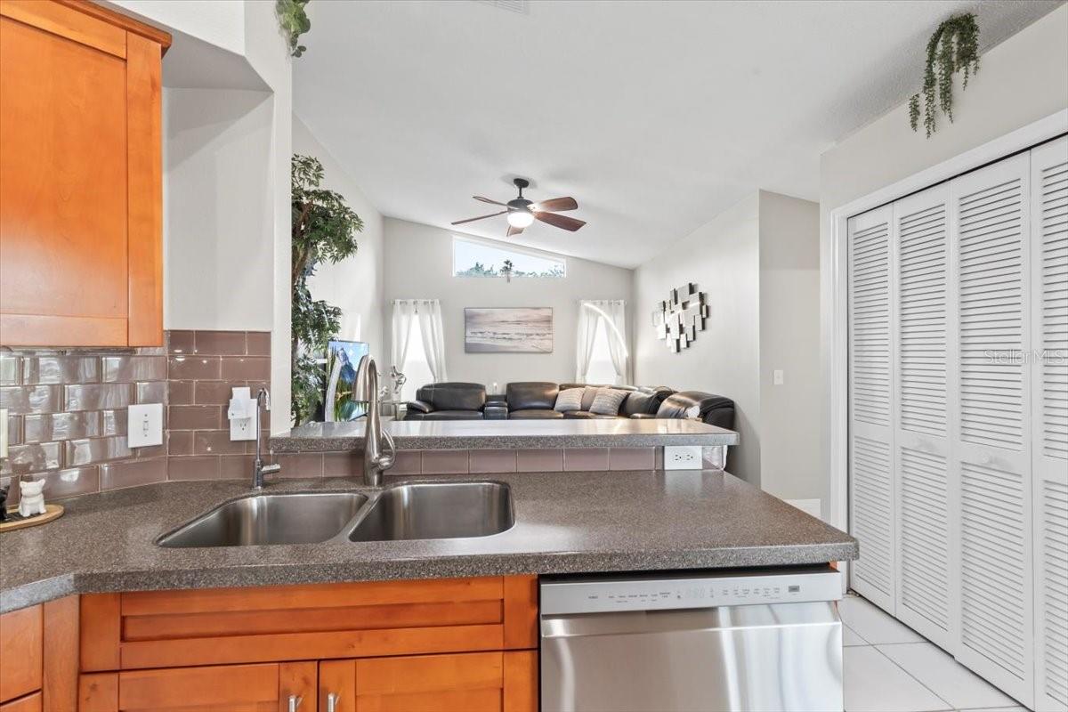 Image 10 of 47 For 22852 Fern Court