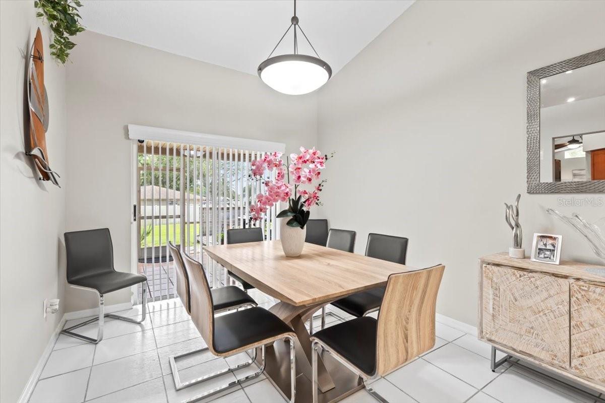 Image 16 of 47 For 22852 Fern Court