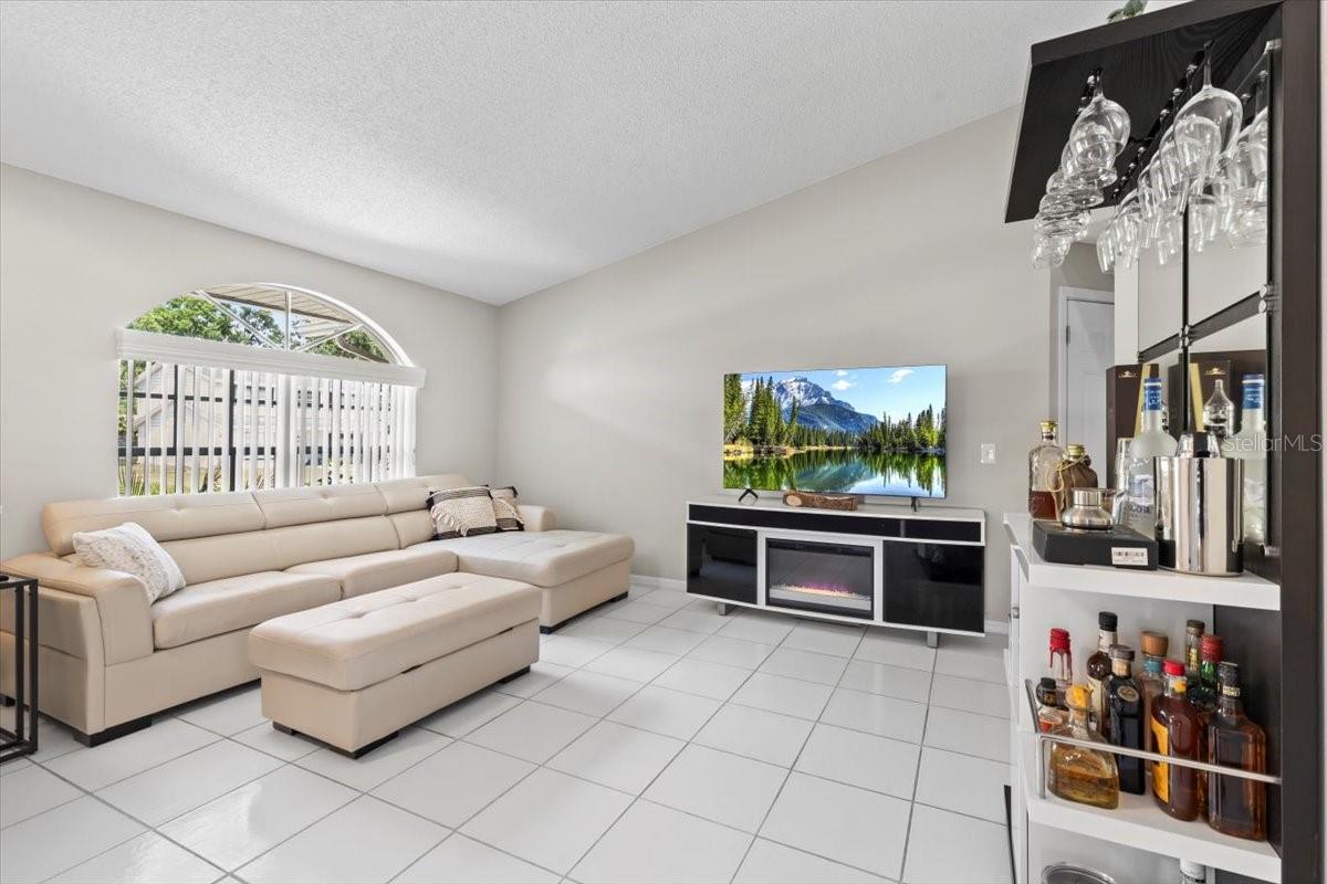 Image 19 of 47 For 22852 Fern Court