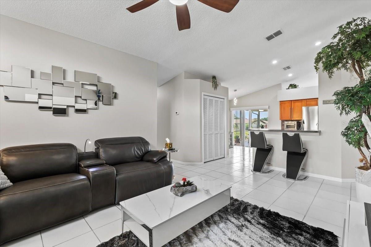 Image 24 of 47 For 22852 Fern Court