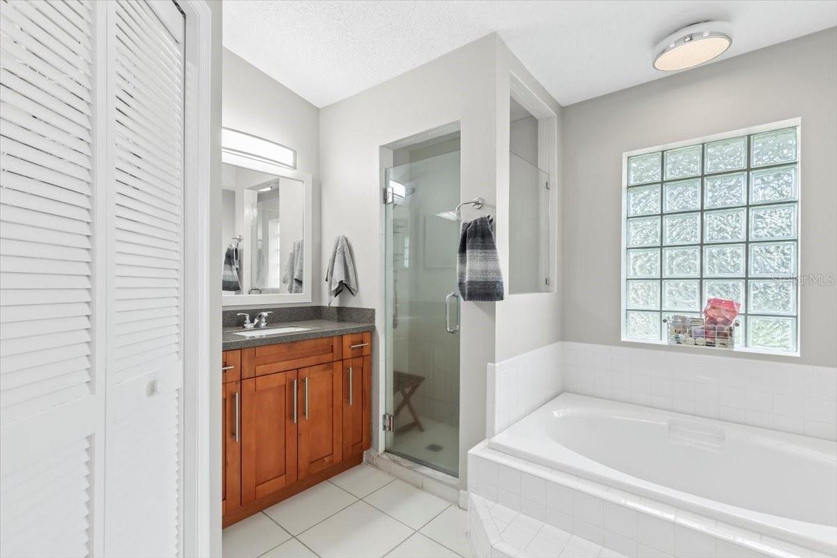 Image 27 of 47 For 22852 Fern Court