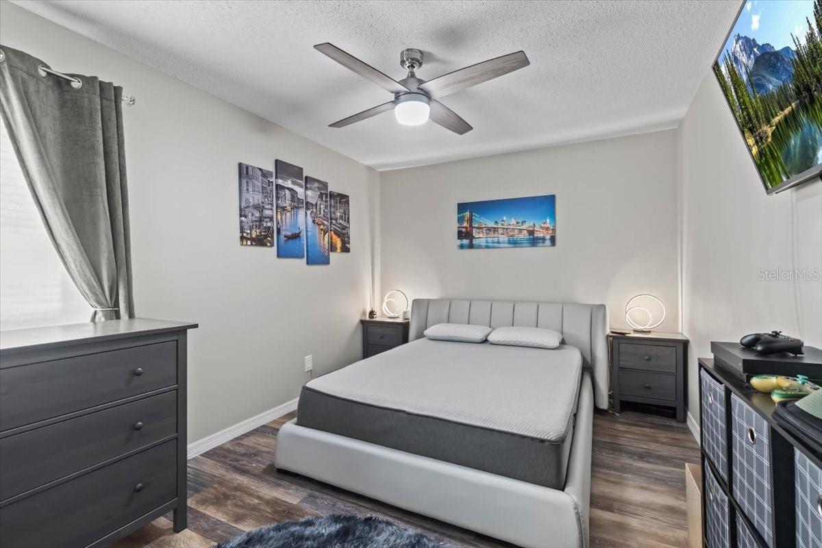 Image 36 of 47 For 22852 Fern Court