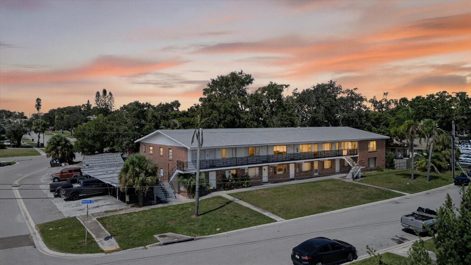 Image 3 of 77 For 224 Waverly Way 9