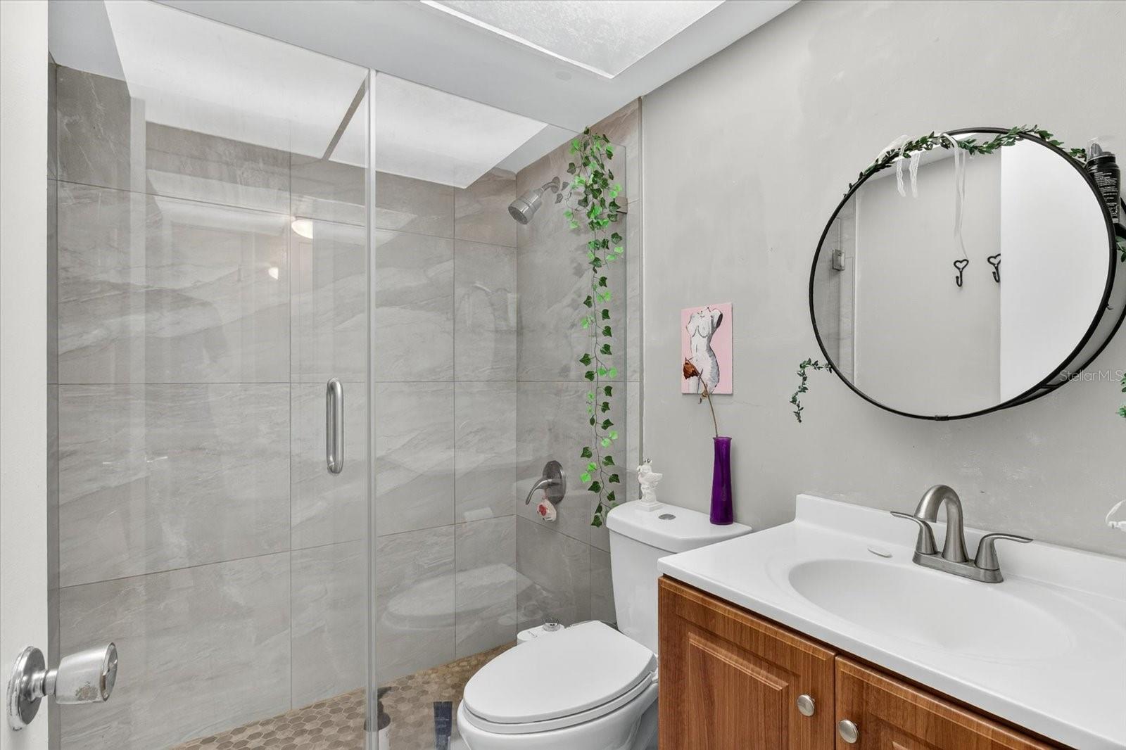 Image 37 of 77 For 224 Waverly Way 9