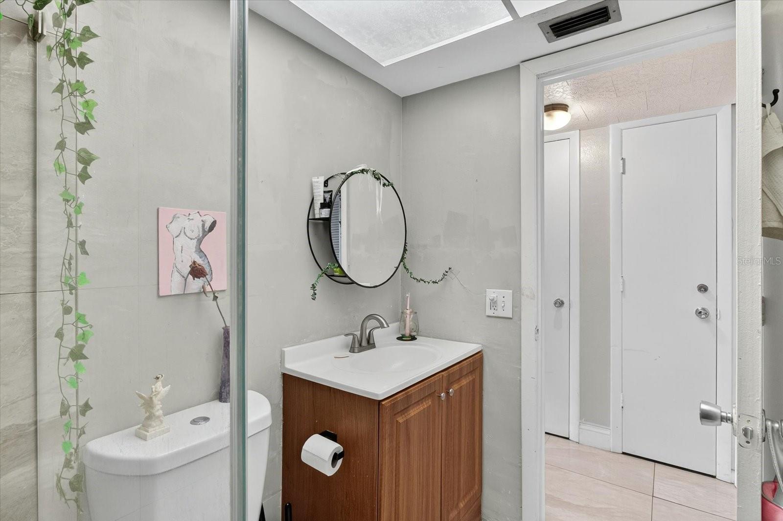 Image 38 of 77 For 224 Waverly Way 9