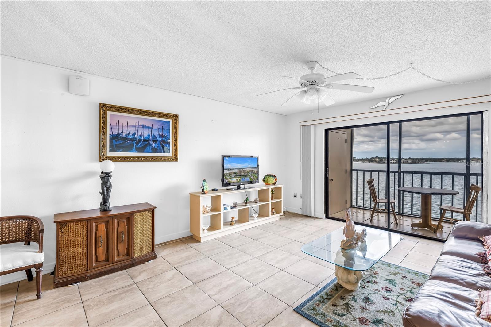 Image 11 of 29 For 7700 Sun Island Drive S 402