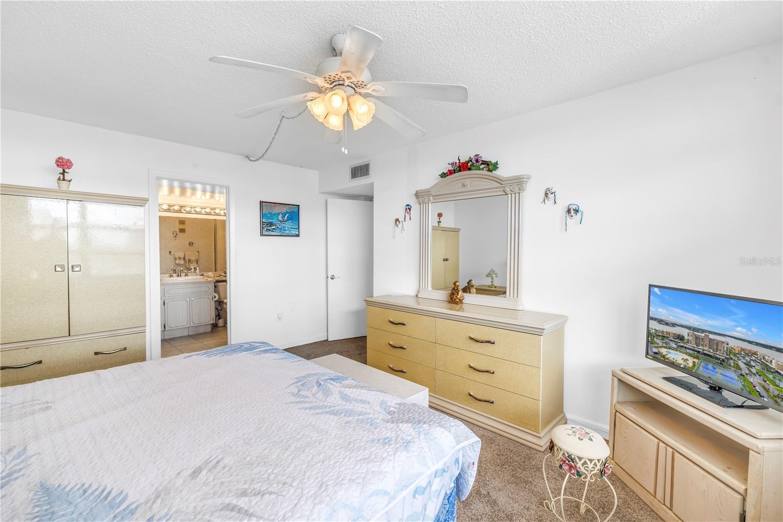 Image 17 of 29 For 7700 Sun Island Drive S 402