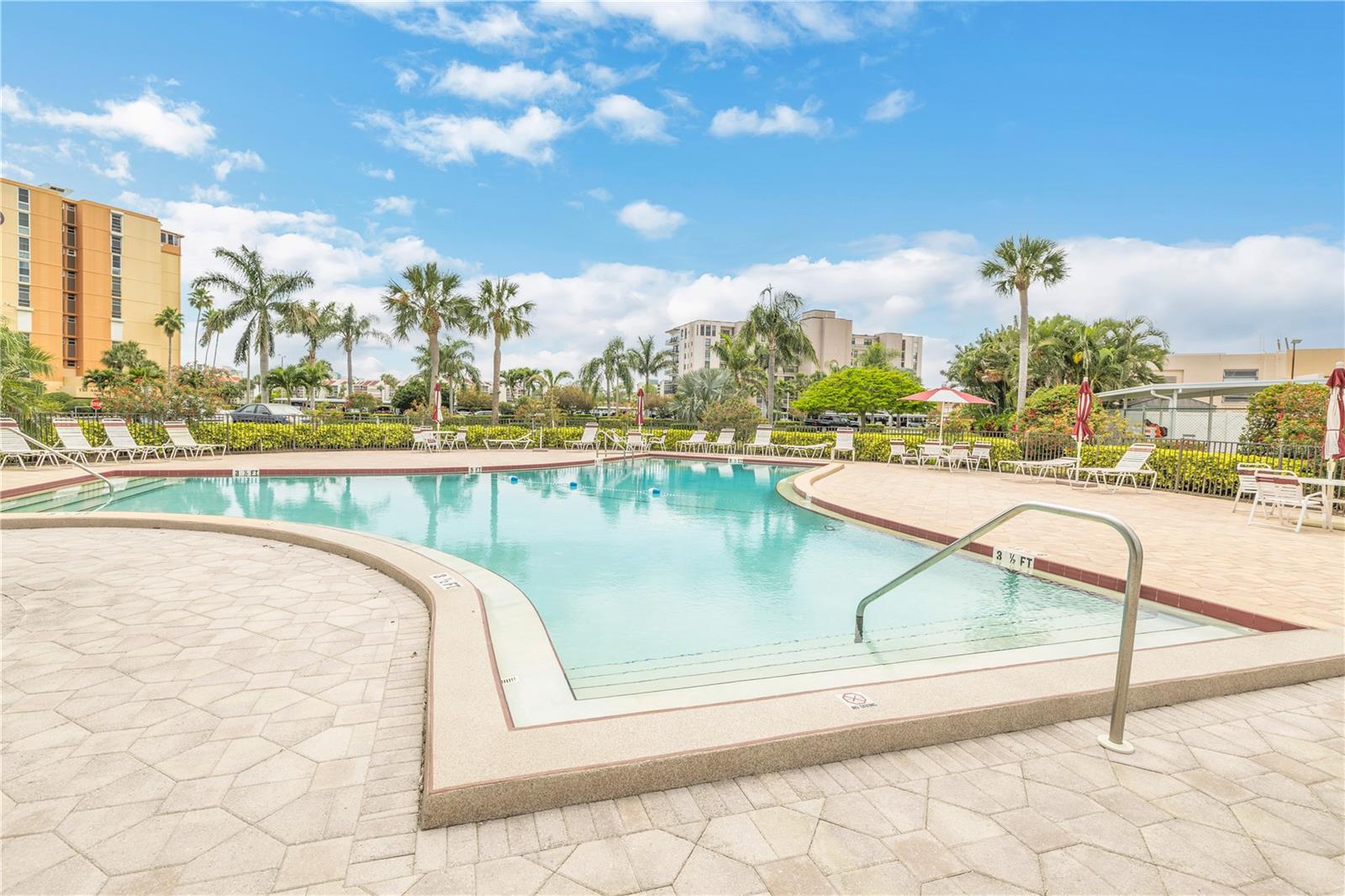 Image 21 of 29 For 7700 Sun Island Drive S 402